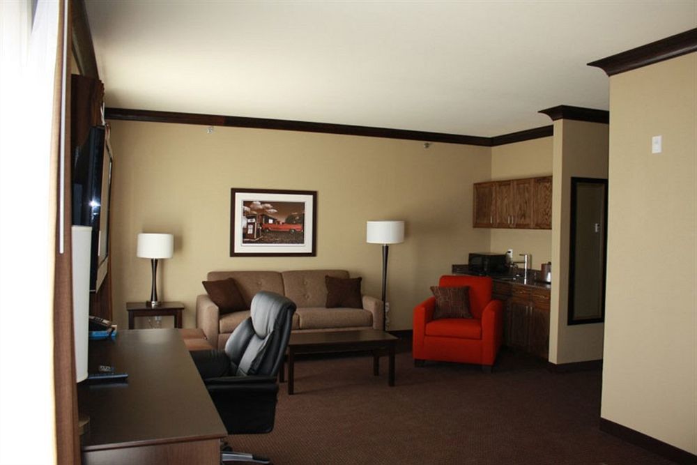 Parkwood Inn & Suites Manhattan Exterior foto